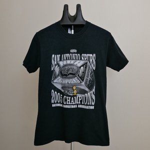 Vintage NBA San Antonio Spurs 2005 Champions Black Short Sleeve Shirt